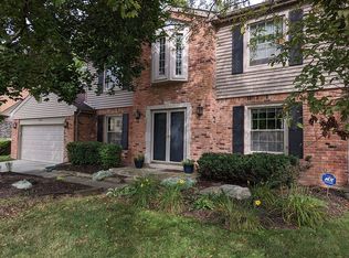 30329 Castleford Ct, Farmington Hills, MI 48331