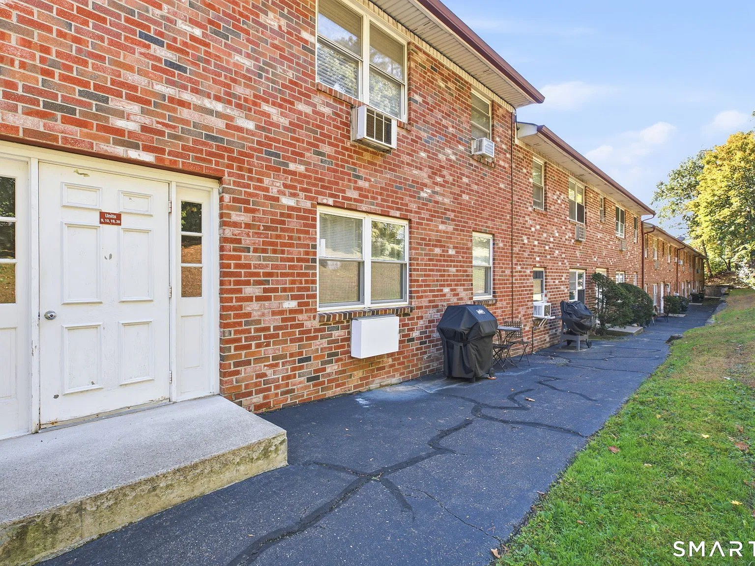2 bed, 810 sqft, $2,500 — Photo 2