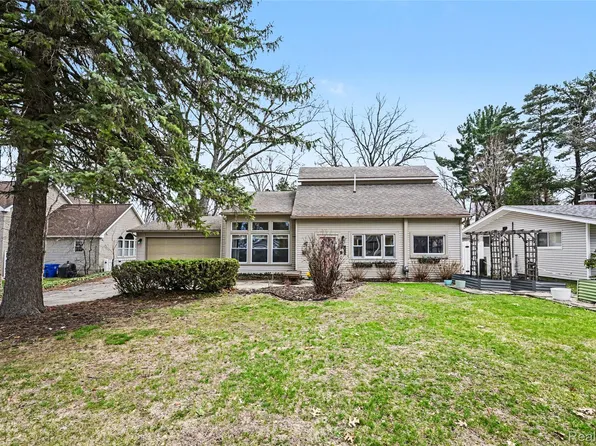 937 Marvell Pl, Waterford, MI 48327