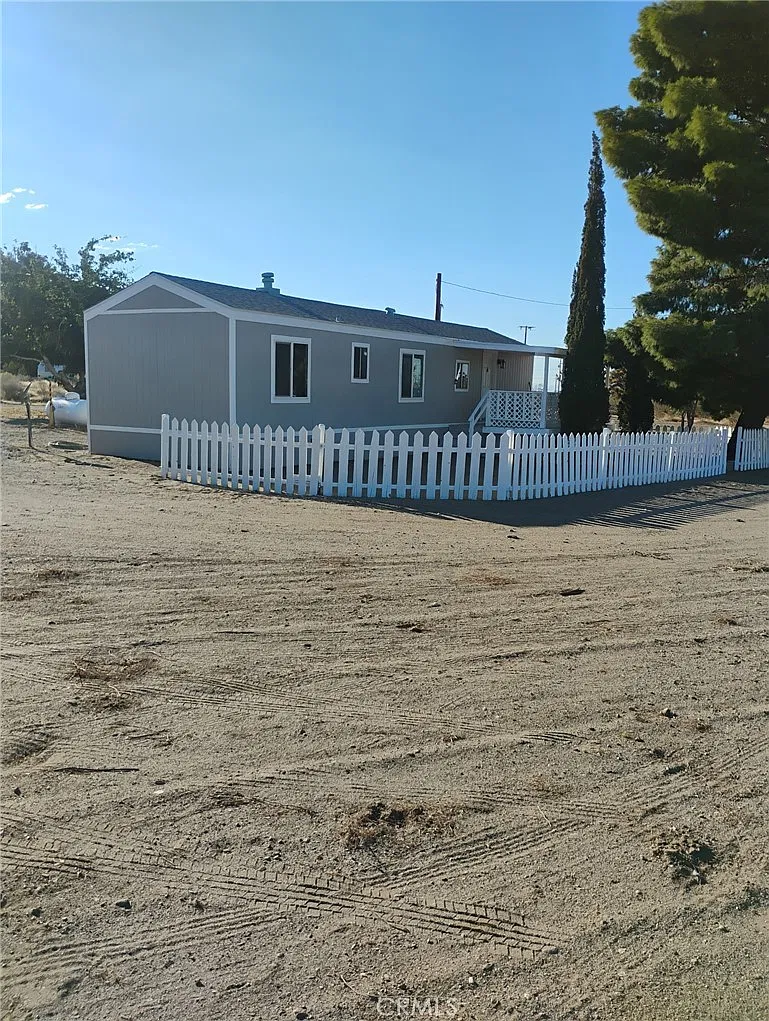 2 bed, 728 sqft, $1,600 — Photo 1