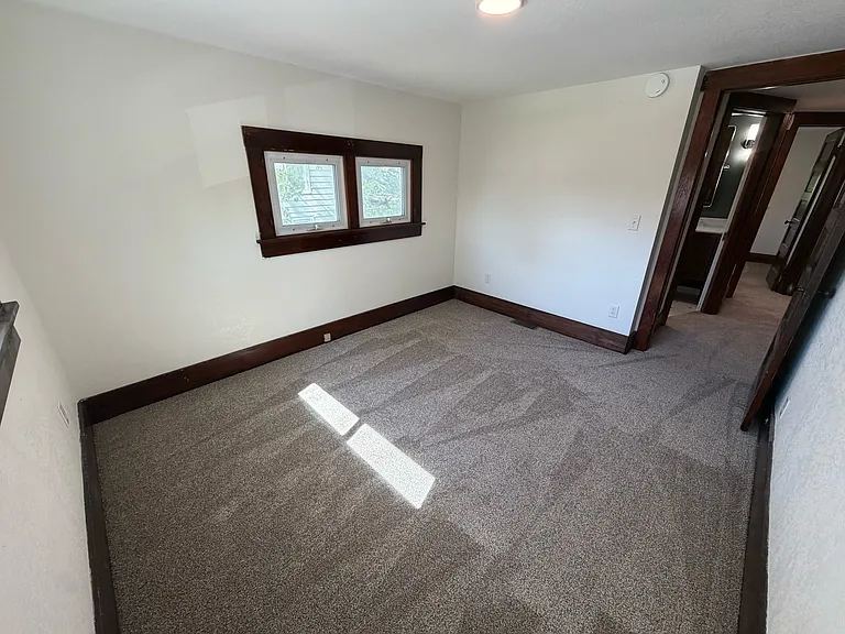 407 S High St — Photo 19