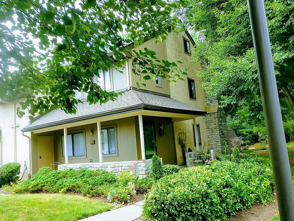 1st image of 143 Hampshire Dr