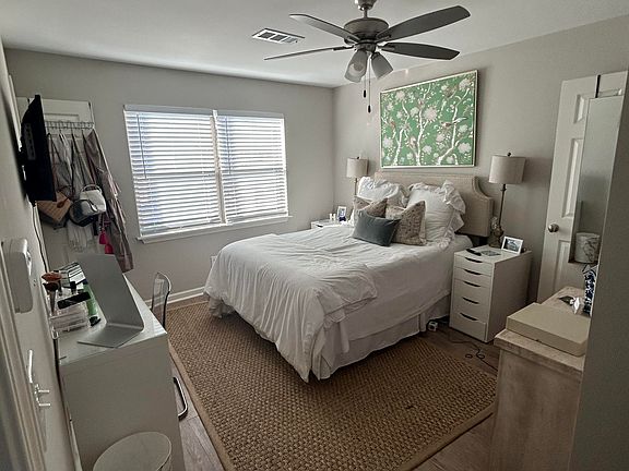 5th image of 1753 Jackson Ave E #7