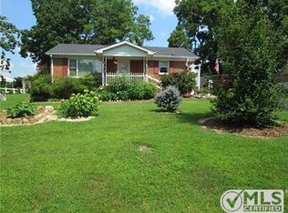 210 River Heights Dr, Columbia, TN 38401