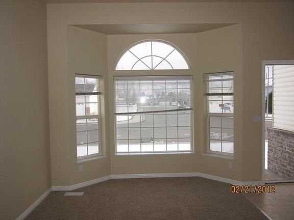 3rd image of 1554 E Dover Dr
