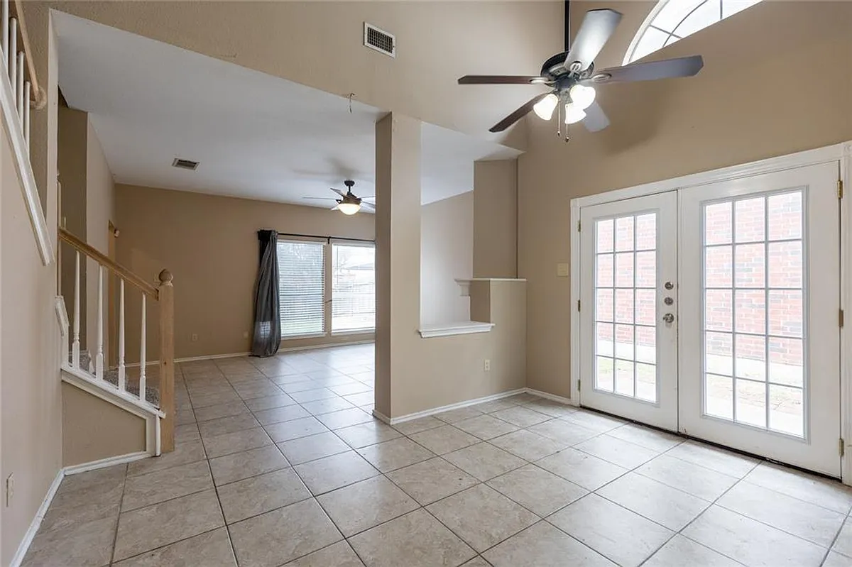 Building Photo - 815 Black Locust Dr