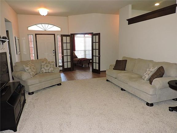 3rd image of 625 N White Tail Way