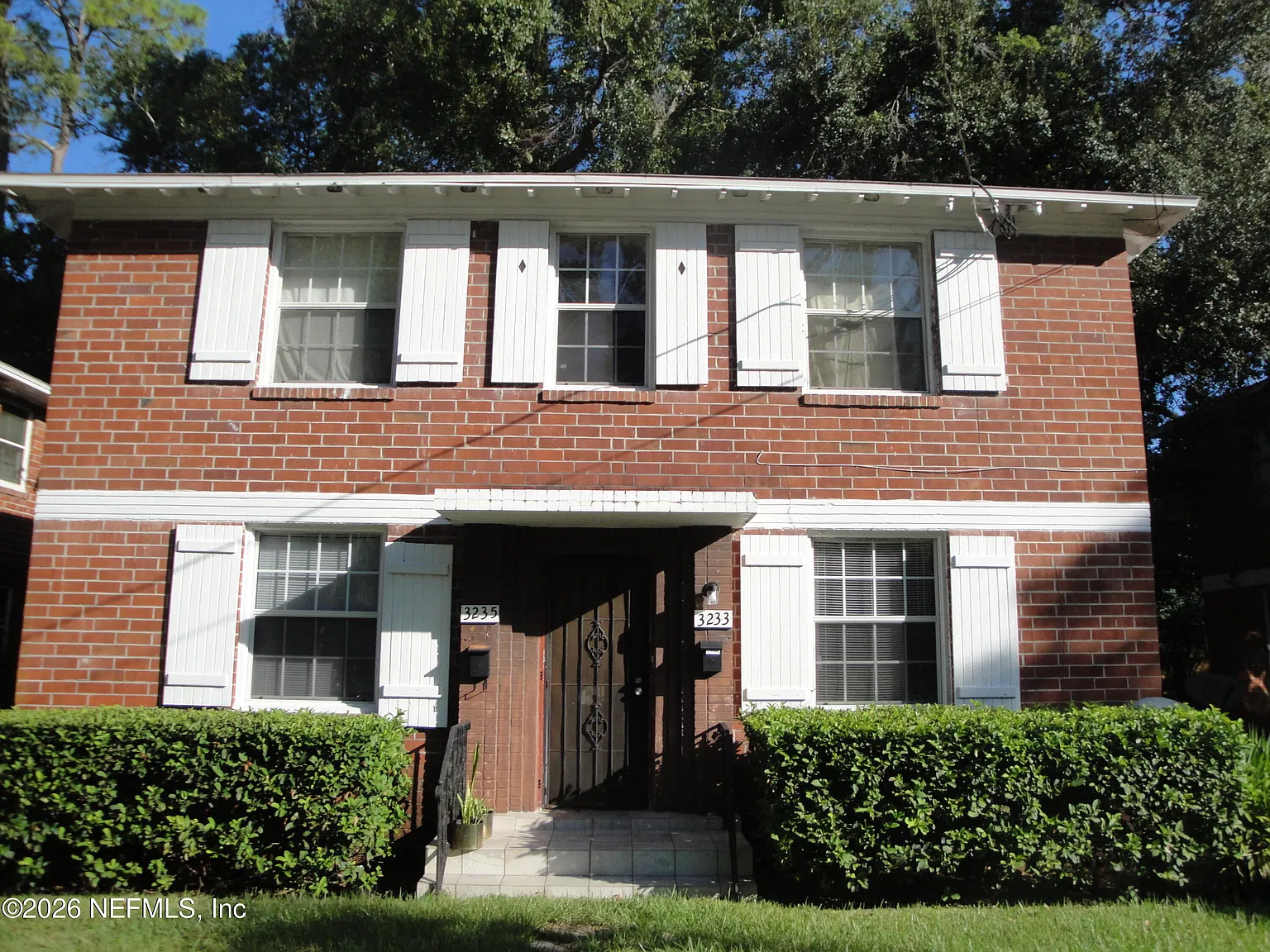2 bed, 1.0 bath, 800 sqft, $1,095 — Photo 1