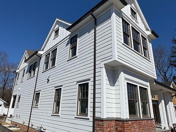 3rd image of 179 Rumson Road