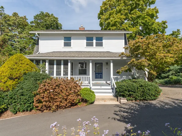 10 Long Point Road, Branford, CT 06405