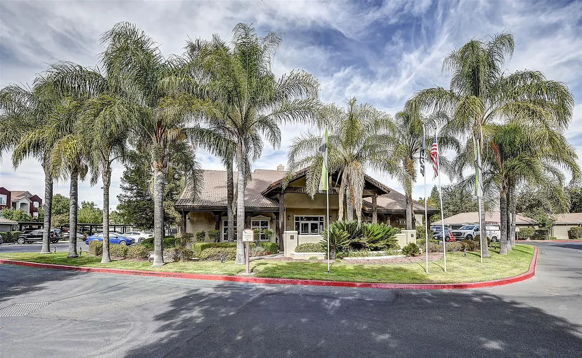 Building Photo - Eaglewood
