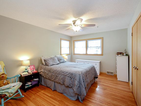 5th image of 3802 E 40th St