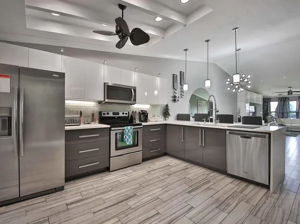 4220 Looking Glass Ln APT 4, Naples, FL 34112