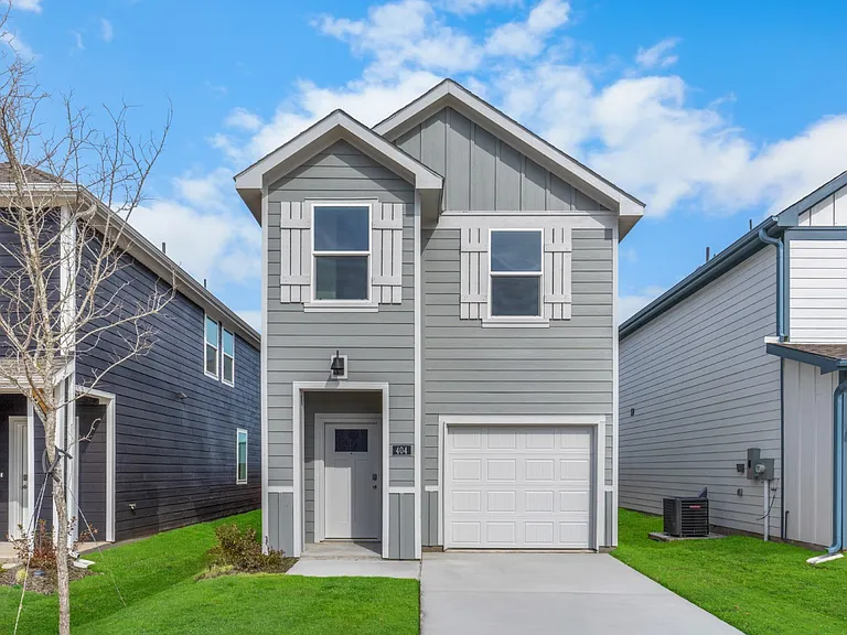 404 Cedar Ct — Photo 1