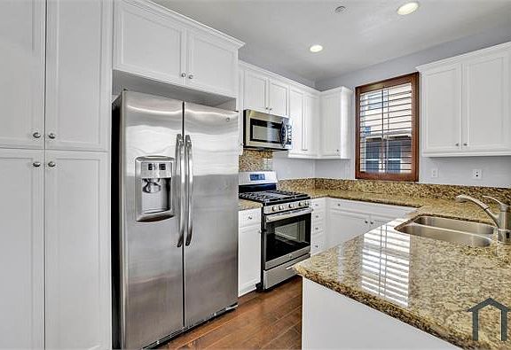 5th image of 1824 Peach Ct Unit 11