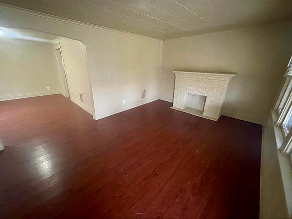 3rd image of 423 Lisbon Ave Floor 1
