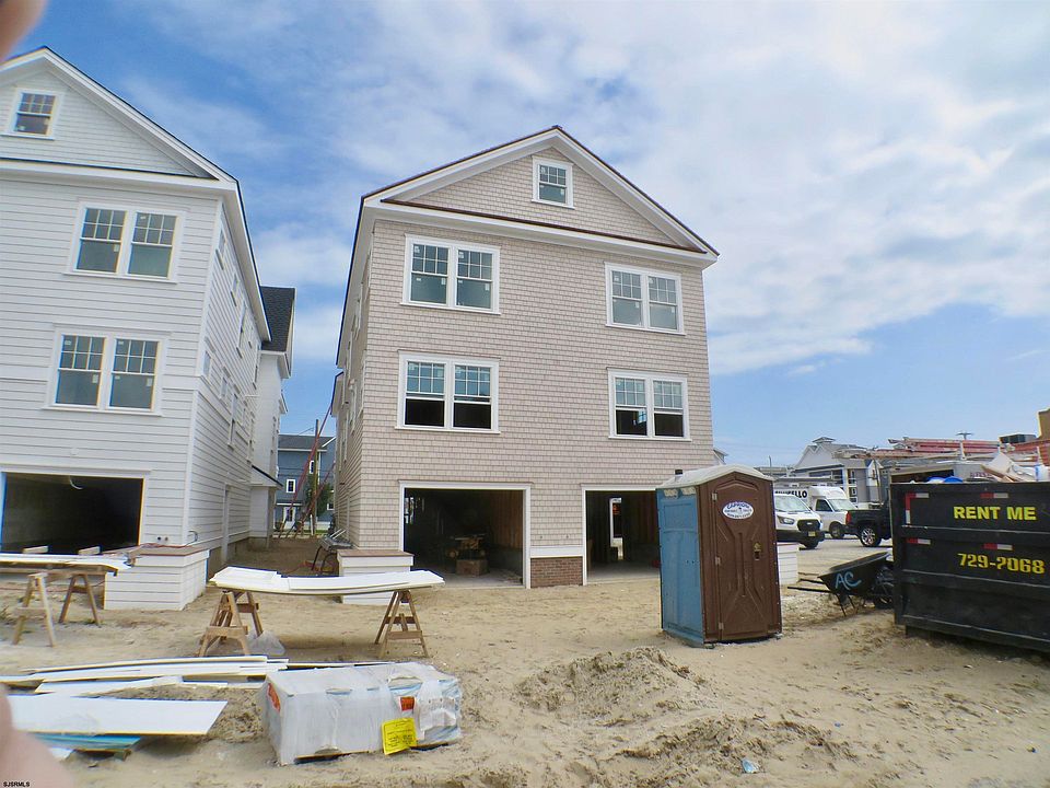 2nd image of 118 Atlantic Ave #2