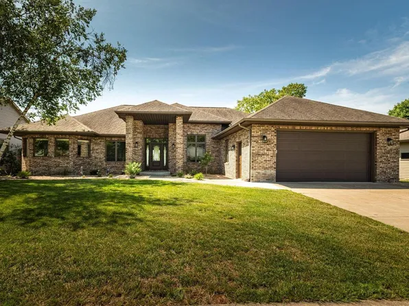 1910 Evenson DRIVE, Onalaska, WI 54650