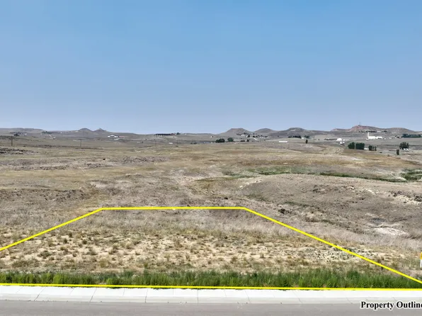 604 Mountain Shadow Dr, Gillette, WY 82718