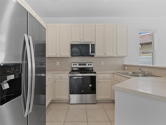 3rd image of 3960 NE 11th Dr