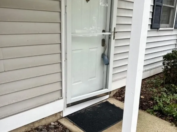 261 Kingbird Ct, Readington Twp., NJ 08887