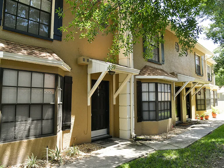 Albany Apartments | Tampa, FL