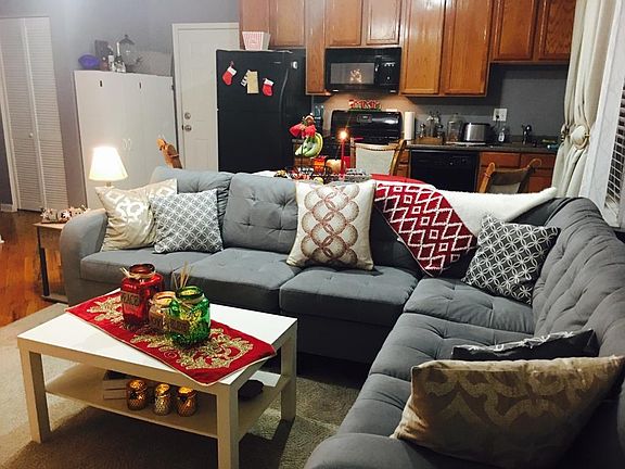 2nd image of 2414 W Bryn Mawr Ave APT 3E