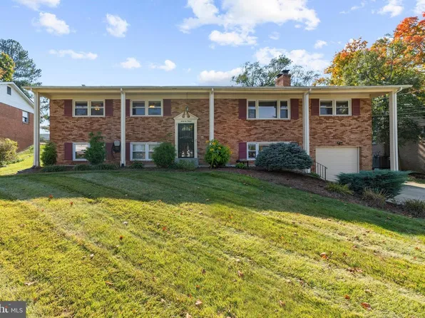 6112 Rayburn Dr, Temple Hills, MD 20748