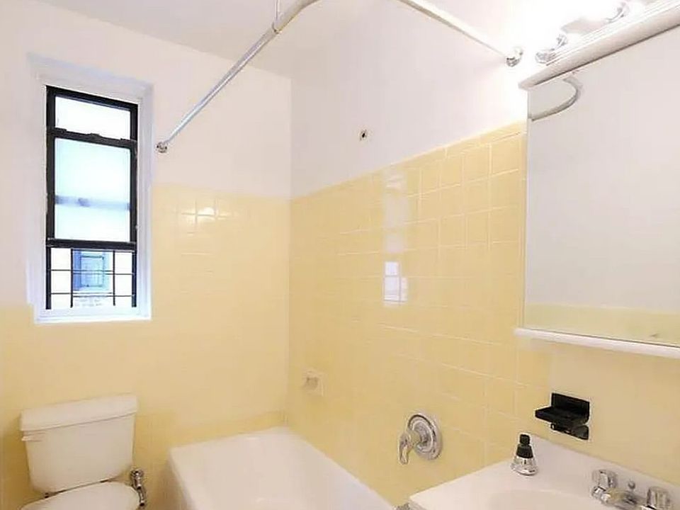 2nd image of 2845 University Ave #6BB