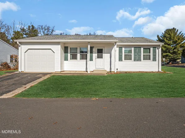 11 Falmouth Avenue, Manchester, NJ 08759