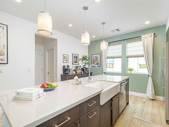 3rd image of 715 Rockview Road