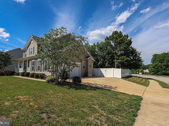 4th image of 20801 Middlegate Dr