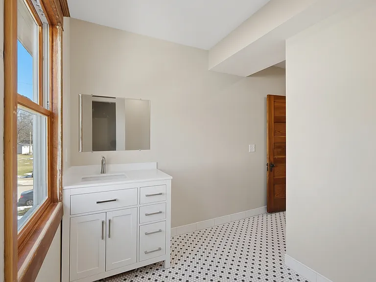 808 W Main St #2 — Photo 8