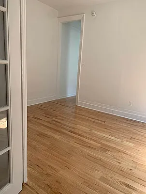 Rented by M.Grossman R.E. Management | media 7