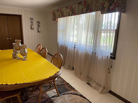Living or Dining room