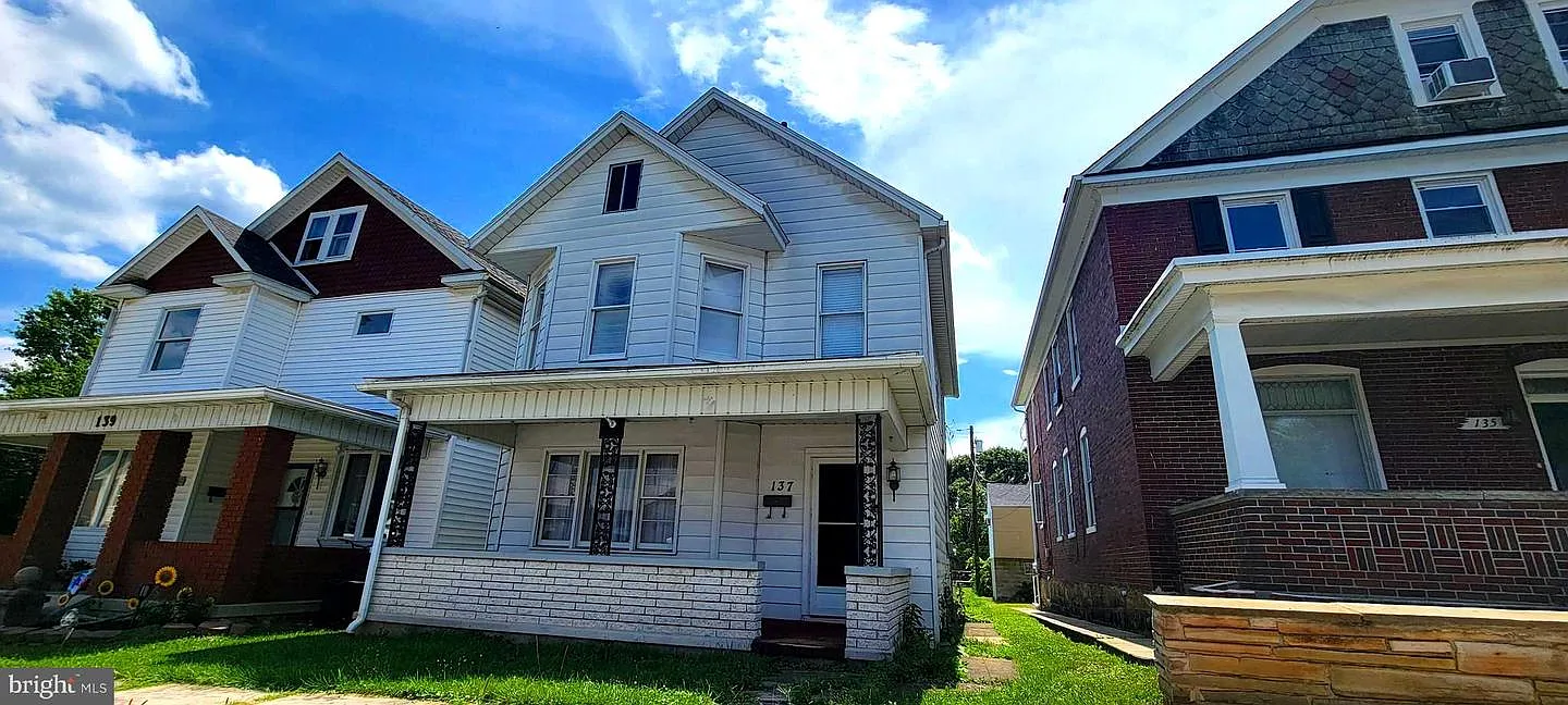 137 Humbird St photo 1