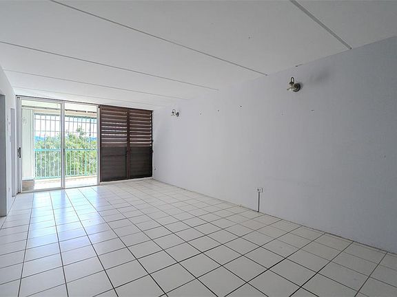 3rd image of 505 Condo Torres