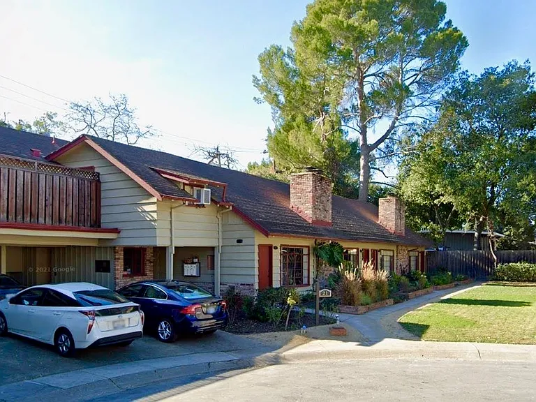 21 Waverley Ct #3 — Photo 3