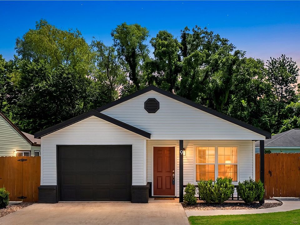 1st image of 9 Brookhollow Pl