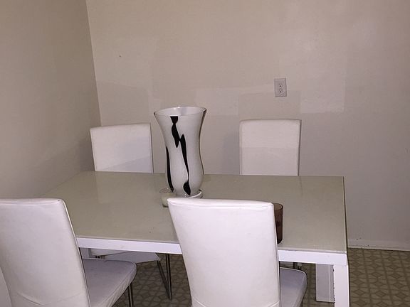 3rd image of 134 S Christine Cir