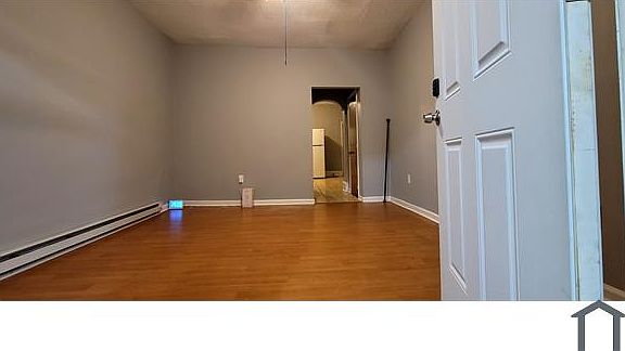 3rd image of 5729 N Fairhill St Floor 1