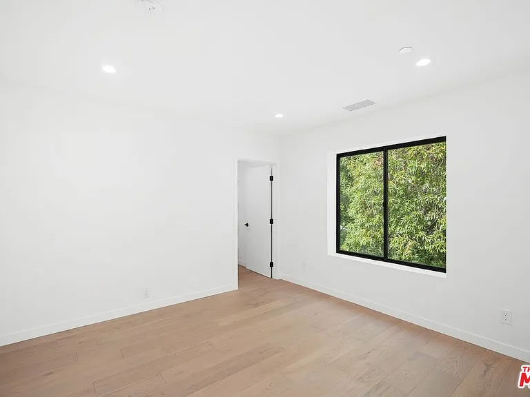 4545 Balboa Ave — Photo 20
