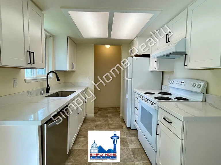 4435 Ruddell Rd SE — Photo 5