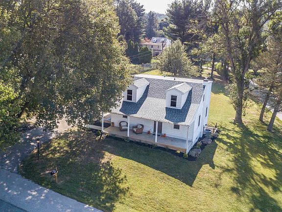 3rd image of 36 Beechwood Ave