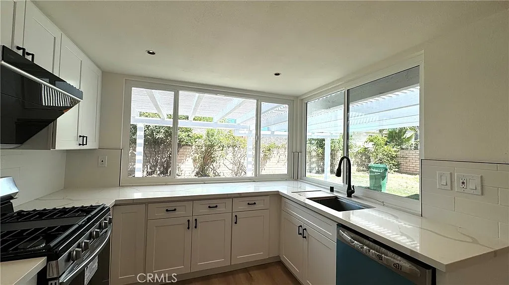 4 bed, 1721 sqft, $5,500 — Photo 3