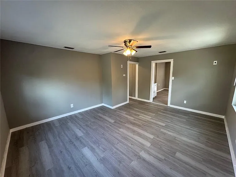 2853 Josephine St — Photo 3