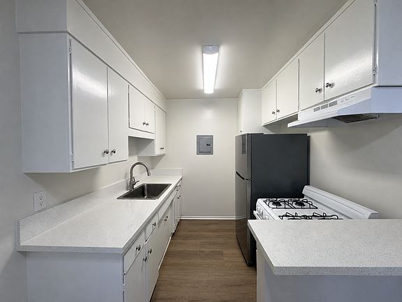 5th image of 437 W Glenoaks Blvd APT 6