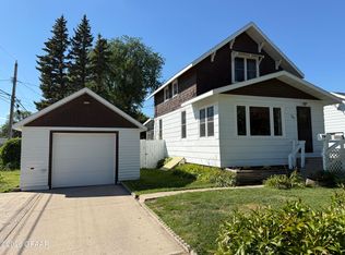 1015 N 20th St, Grand Forks, ND 58203