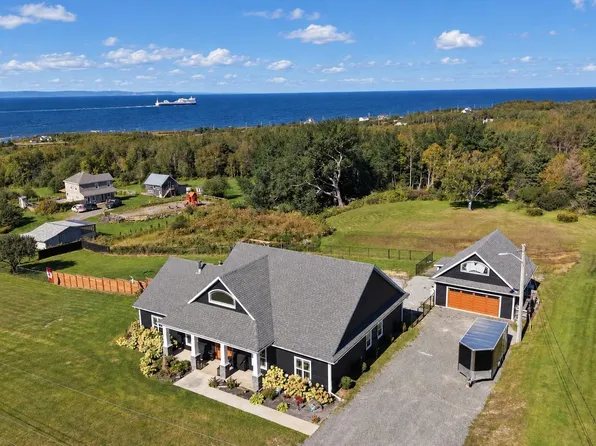 127 Lake Rd, Victoria Mines, NS B1N 3J7