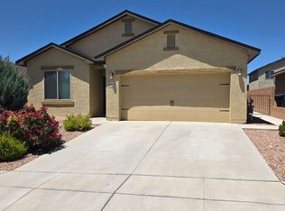 10915 Topacio St NW, Albuquerque, NM 87114